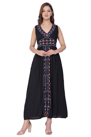 Black Side Pockets Maxi Dress - Front